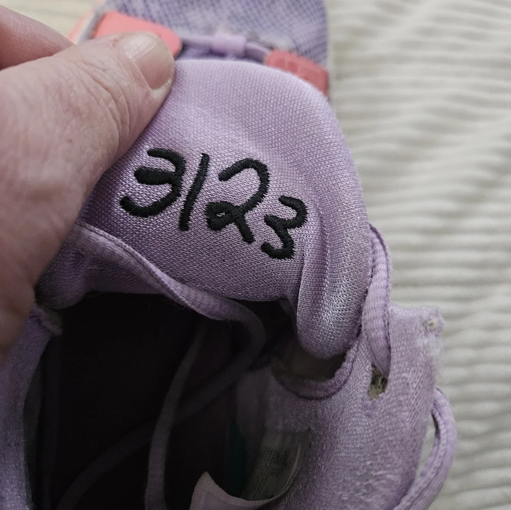 Nike Kyrie 7 Daughters Purple and Pink Basketball Shoes Size 7